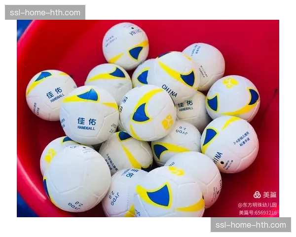 从模仿到创新：雷恩青年队如何将手球战术思路融入足球定位球